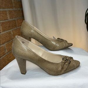 New GEORGE taupe faux snakeskin peep toe pumps -7
